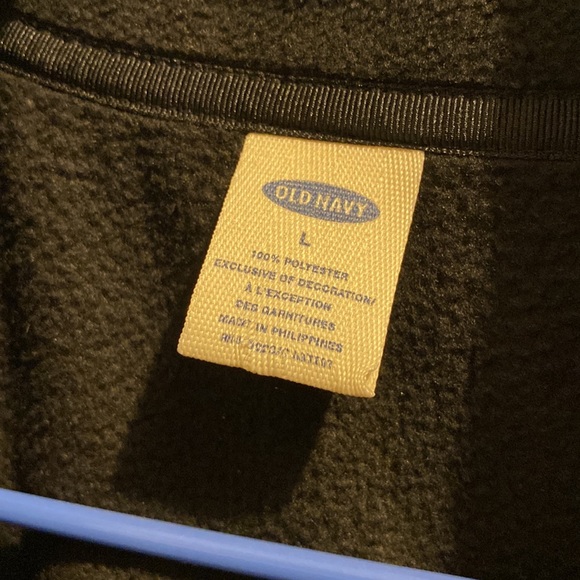 Old Navy Large Sleeveless ZipUp Fleece - Picture 3 of 4